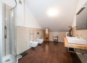 Des astuces pour bien aménager les cabines de douche collectivité